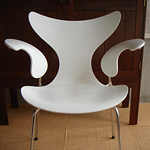 LILY 　エイトチェア　Arne Jacobsen