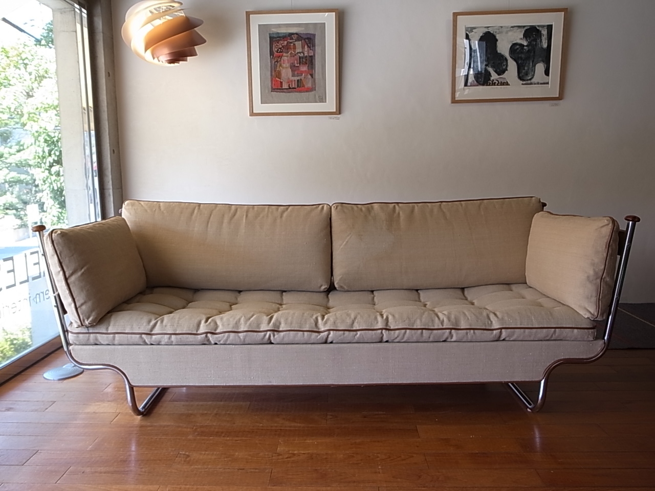 TIMELESS unique couch